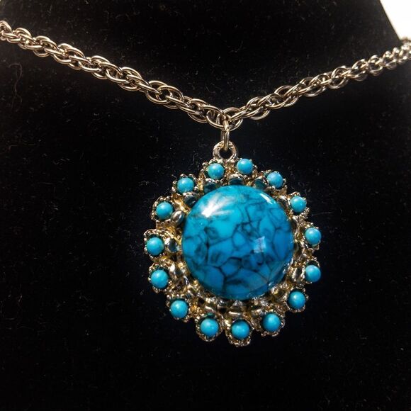 Faux Turquoise Pendant Silvertone Chain Necklace - Picture 2 of 7